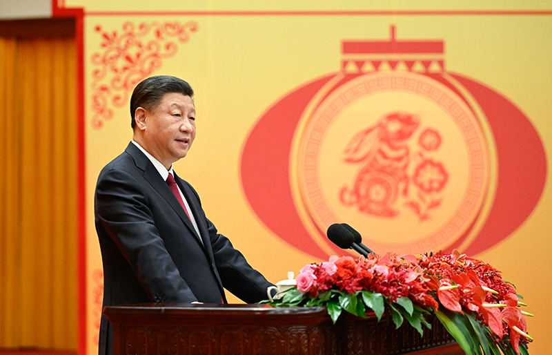 　　1月20日，中共中央、国务院在北京人民大会堂举行2023年春节团拜会。中共中央总书记、国家主席、中央军委主席习近平发表讲话。